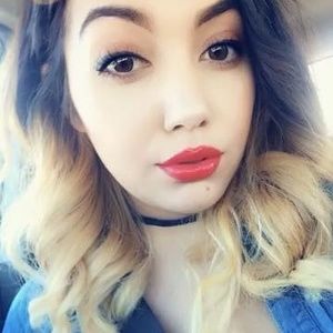 Meet your Posher, Danika